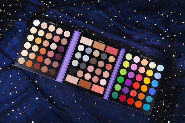 UCANBE Pretty All Set 02 eyeshadow palette open